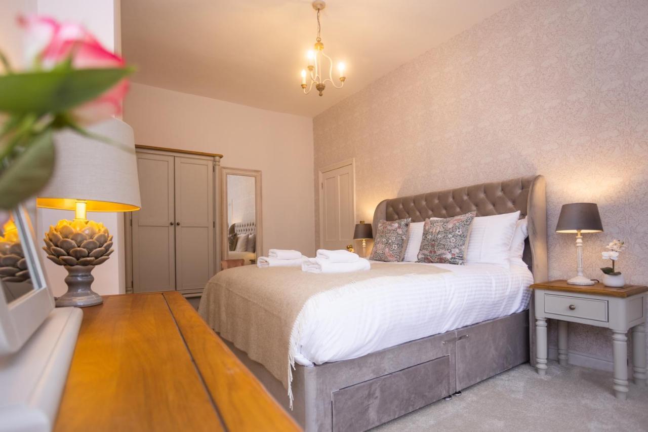 Historic City Centre Town House Chester Exterior photo